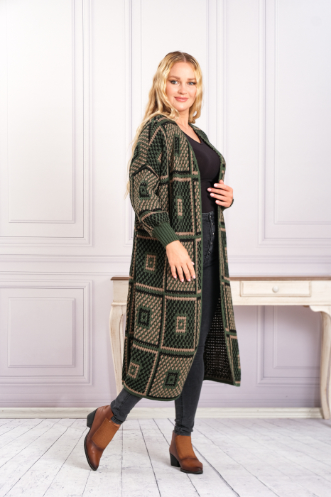 Cardigan tricotat kaki cu model geometric crem [4]