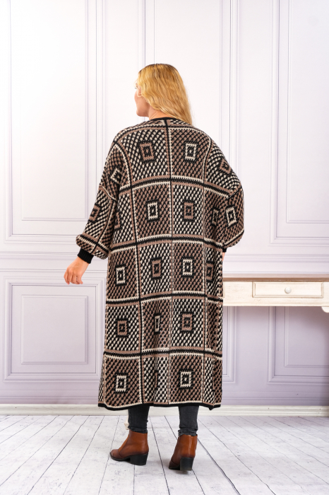 Cardigan tricotat maro cu model geometric crem [3]
