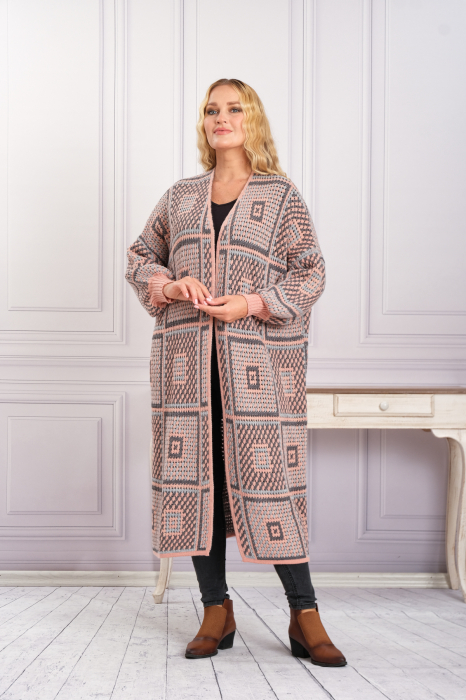 Cardigan tricotat roz somon cu model geometric gri