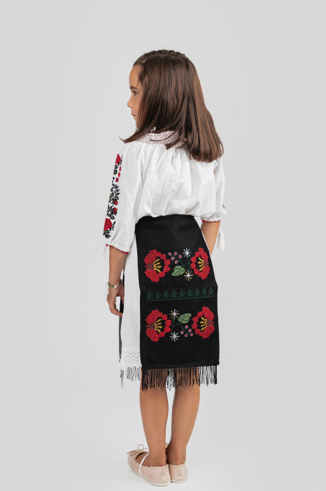 Catrinta traditionala neagra pentru fetite cu broderie florala rosie Zina [4]