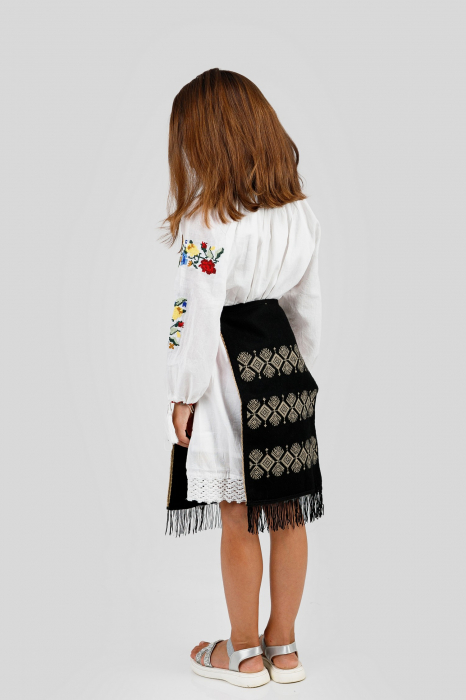 Catrinta traditionala neagra pentru fetite cu broderie geometrica crem Flavia [3]