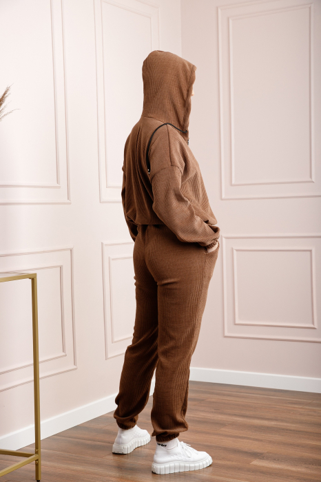 Compleu casual maro din tricot reiat [4]