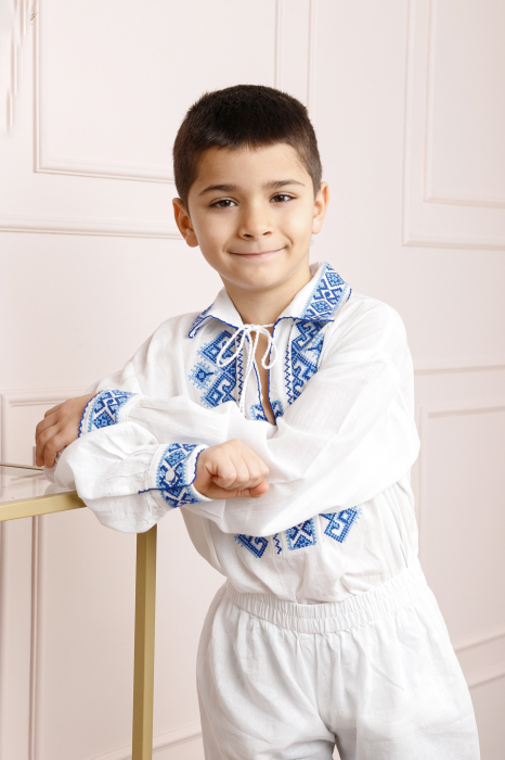 Compleu traditional alb pentru baieti cu motiv geometric albastru Alexandru [3]
