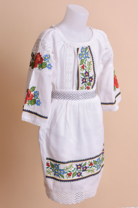 Compleu traditional alb pentru fetite cu motiv floral multicolor Bianca