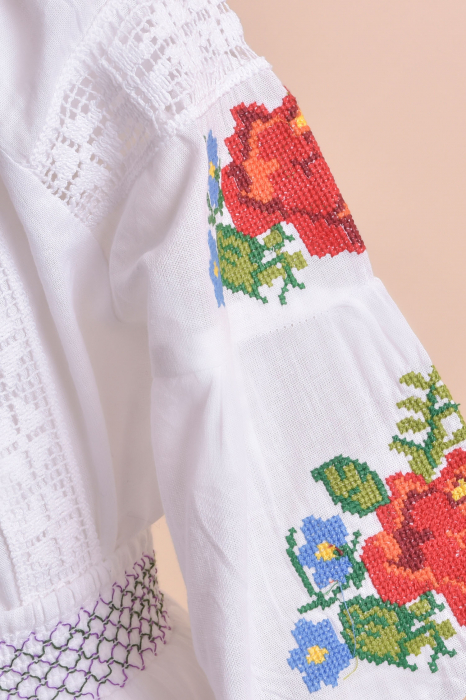 Compleu traditional alb pentru fetite cu motiv floral multicolor Bianca [4]