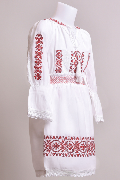 Compleu traditional alb pentru fetite cu motiv floral rosu Carina [3]