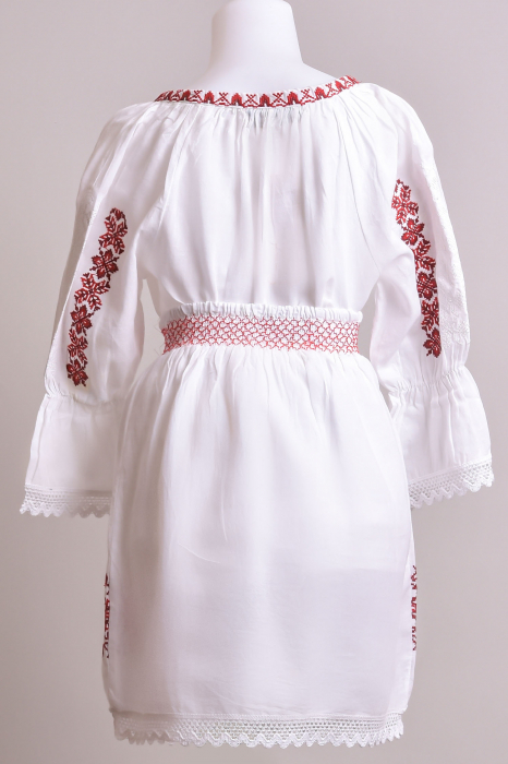 Compleu traditional alb pentru fetite cu motiv floral rosu Carina [4]