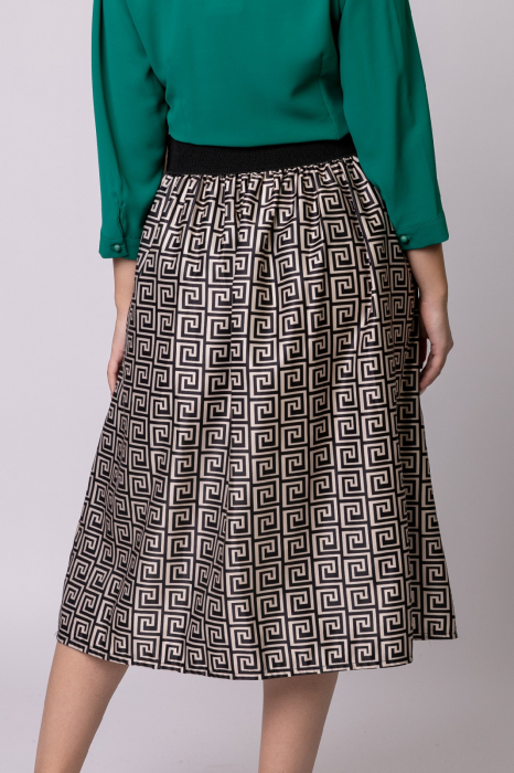 Fusta clos cu imprimeu geometric alb si negru [4]