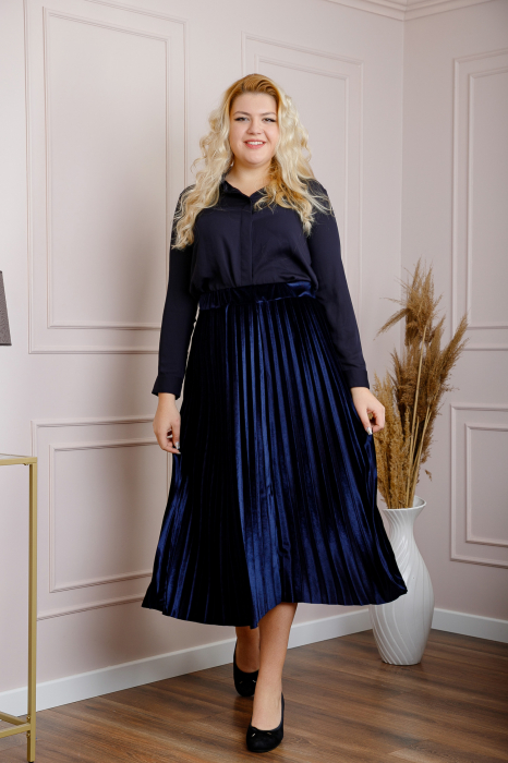 Fusta plisata plus size din catifea bleumarin Valentina [3]