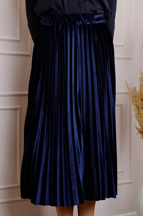 Fusta plisata plus size din catifea bleumarin Valentina [2]