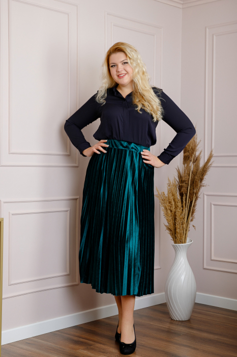 Fusta plisata plus size din catifea verde Valentina [3]