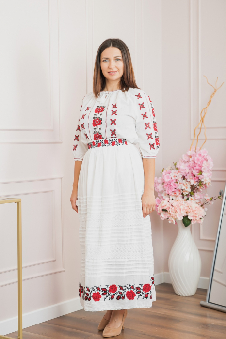 Fusta traditionala alba cu broderie florala rosie Clara 02 [4]