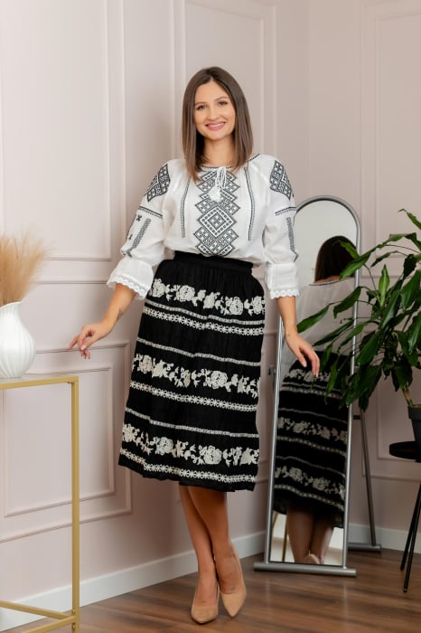Fusta traditionala neagra cu broderie florala alba Ema [4]