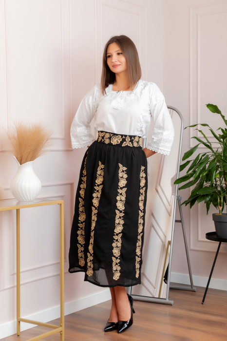 Fusta traditionala neagra cu broderie florala aurie Claudia [4]