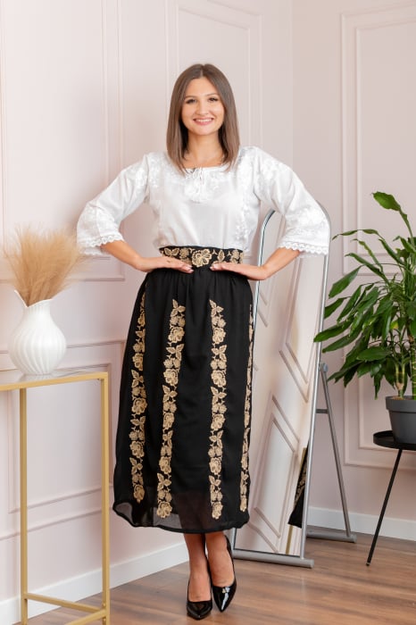 Fusta traditionala neagra cu broderie florala aurie Claudia [1]