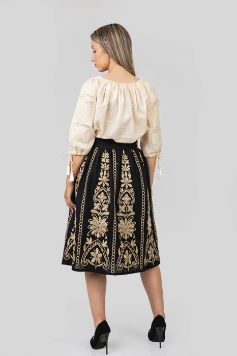 Fusta traditionala neagra cu broderie florala crem Mirabela 01 [3]