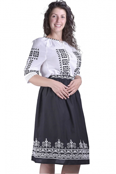 Fusta traditionala neagra cu broderie geometrica alba Mara [2]
