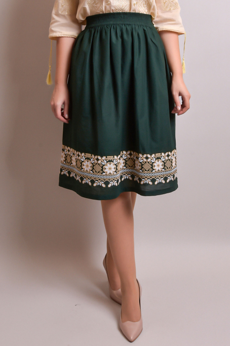 Fusta traditionala verde cu broderie florala crem Olivia [3]