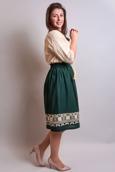 Fusta traditionala verde cu broderie florala crem Olivia [4]