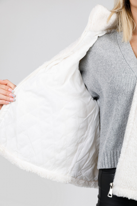 Geaca alba din blanita sintetica [2]