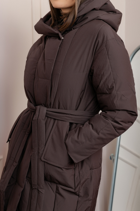 Geaca lunga matlasata din fas Kathy cu cordon in talie - Maro [2]