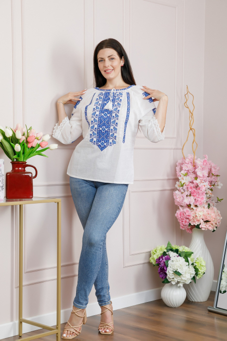 Ie traditionala alba cu motiv floral albastru Adina [4]