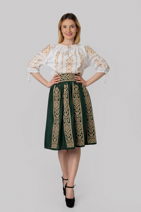 Ie traditionala alba cu motiv floral auriu Aurelia 02 [4]