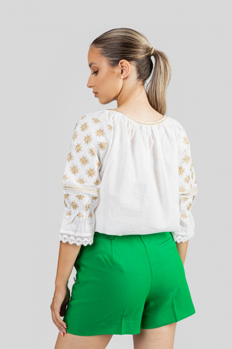 Ie traditionala alba cu motiv floral auriu Elvira [3]