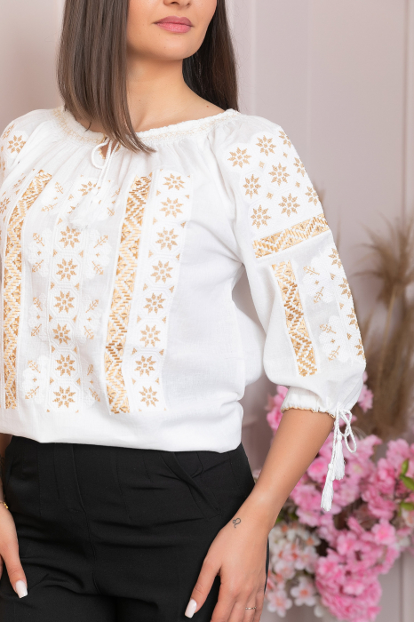 Ie traditionala alba cu motiv floral auriu Fulvia [2]