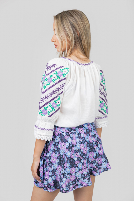 Ie traditionala alba cu motiv floral mov Ariana [3]