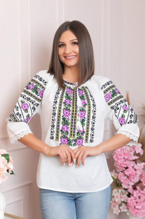 Ie traditionala alba cu motiv floral mov Clementina 03