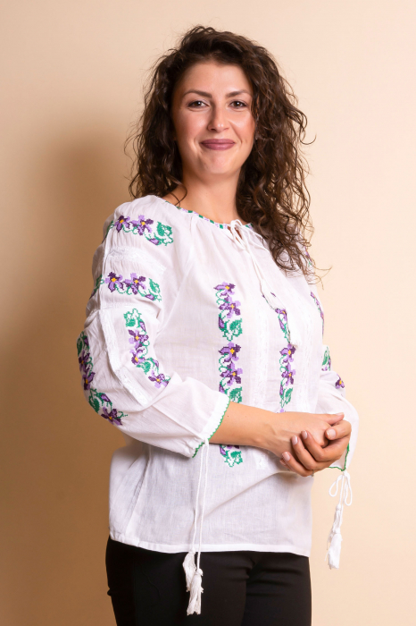 Ie traditionala alba cu motiv floral mov Brandusa - maneca lunga [2]