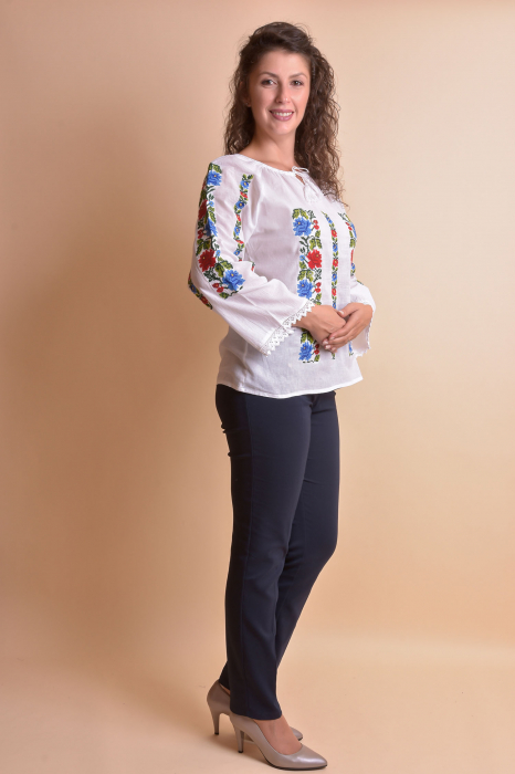 Ie traditionala alba cu motiv floral multicolor Florina [7]