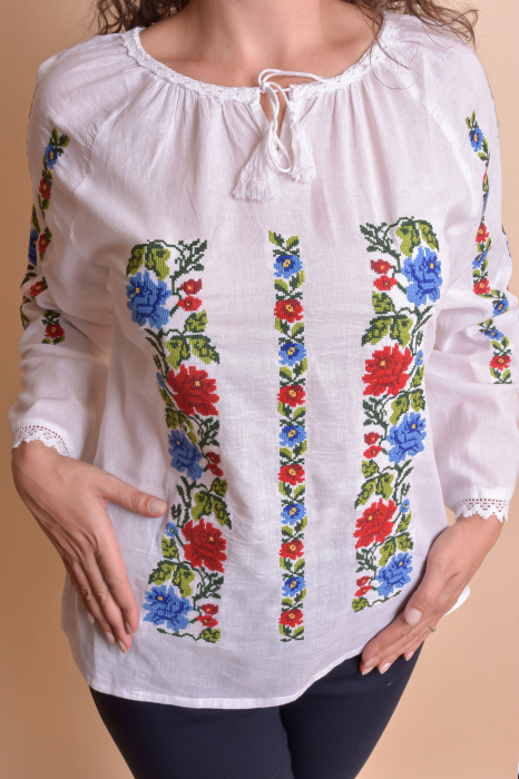 Ie traditionala alba cu motiv floral multicolor Florina [2]