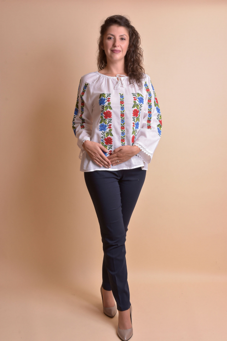 Ie traditionala alba cu motiv floral multicolor Florina [6]