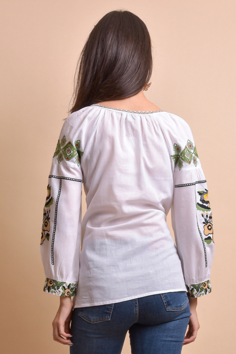 Ie traditionala alba cu motiv floral multicolor Mioara [7]