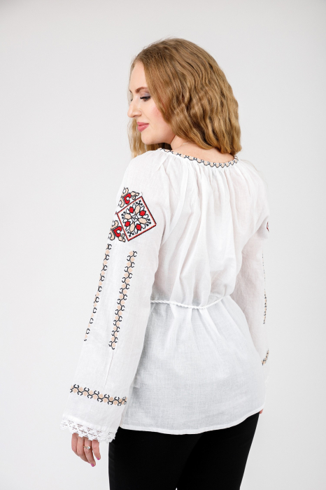Ie traditionala alba cu motiv floral multicolor Natalia [3]