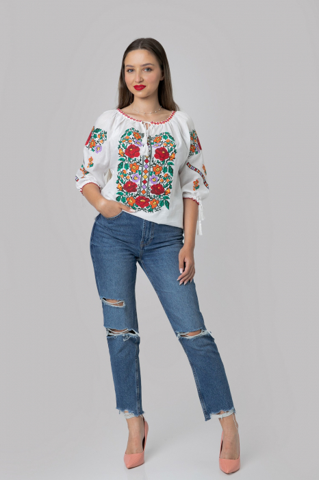 Ie traditionala alba cu motiv floral multicolor Raisa [4]