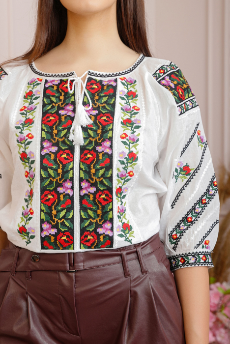 Ie traditionala alba cu motiv floral multicolor Vanda 03 [2]