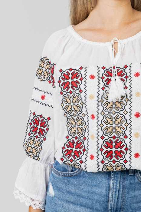 Ie traditionala alba cu motiv floral multicolor Zina [2]