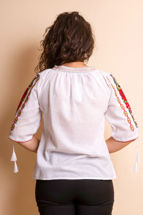 Ie traditionala alba cu motiv floral rosu Anca [3]
