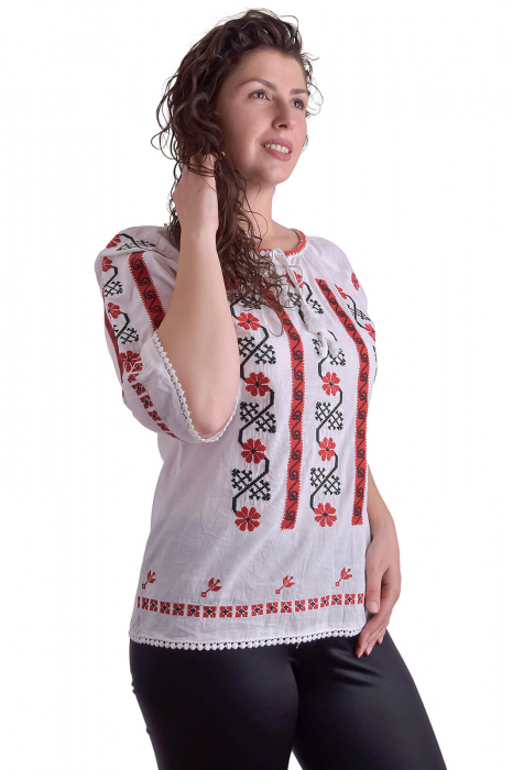 Ie traditionala alba cu motiv floral rosu Catinca [4]