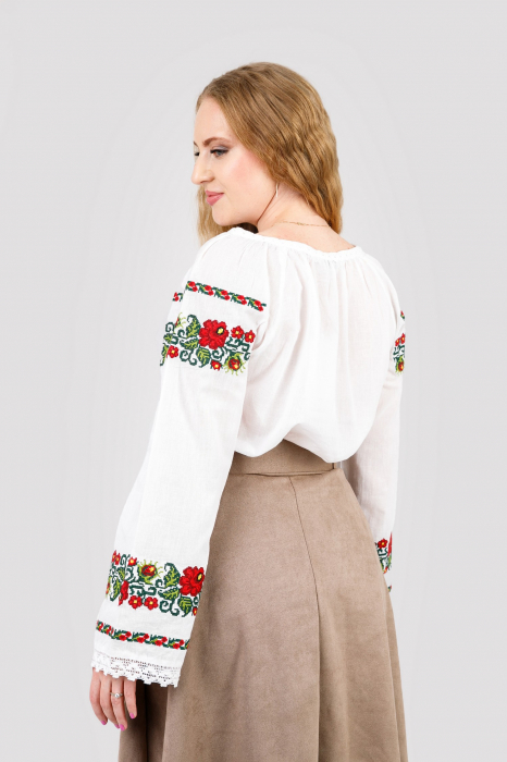 Ie traditionala alba cu motiv floral rosu Daniela [3]