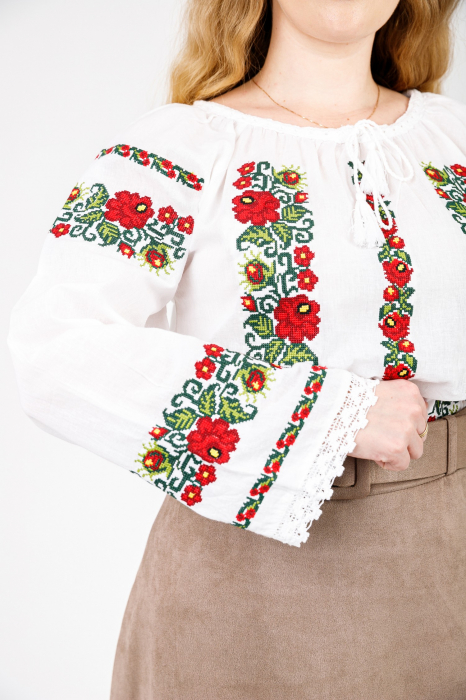 Ie traditionala alba cu motiv floral rosu Daniela [2]