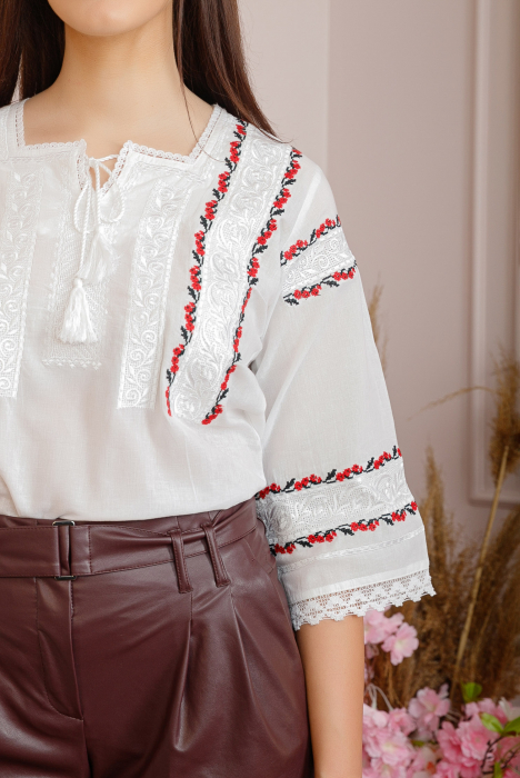 Ie traditionala alba cu motiv floral rosu Elena [2]