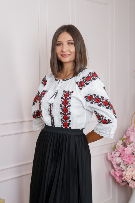 Ie traditionala alba cu motiv floral rosu Lavinia 01 [3]