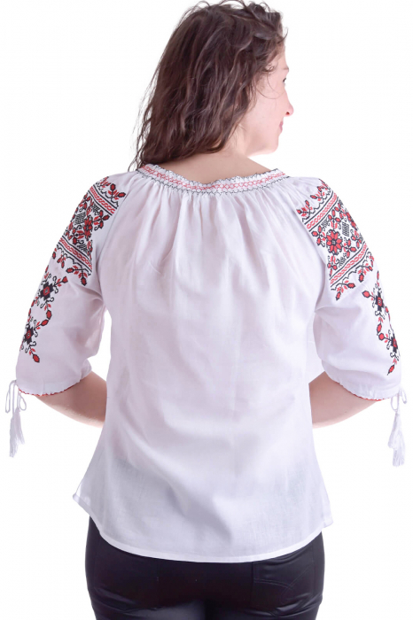 Ie traditionala alba cu motiv floral rosu Liana 01 [3]