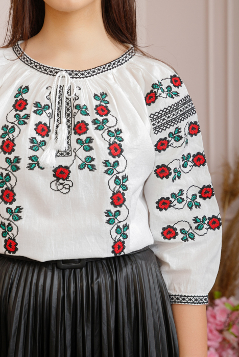 Ie traditionala alba cu motiv floral rosu Livia [2]