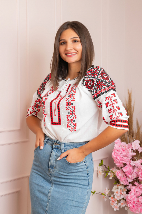 Ie traditionala alba cu motiv floral rosu Marta [3]