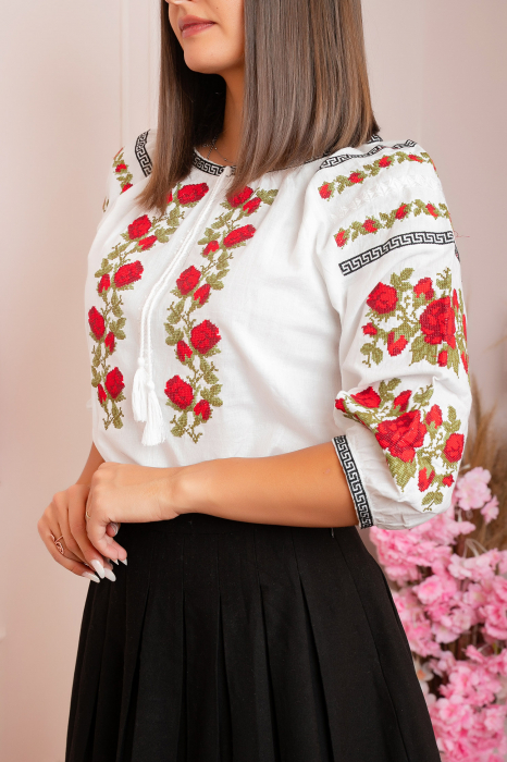 Ie traditionala alba cu motiv floral rosu Noemi [2]